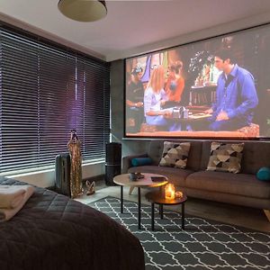 Inpoint Central Suites With Parking Available